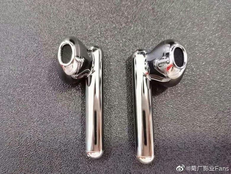 Наушники Терминатора. Изготовленные будто из жидкого металла Huawei FreeBuds 4 показали на живых фото за два дня до анонса