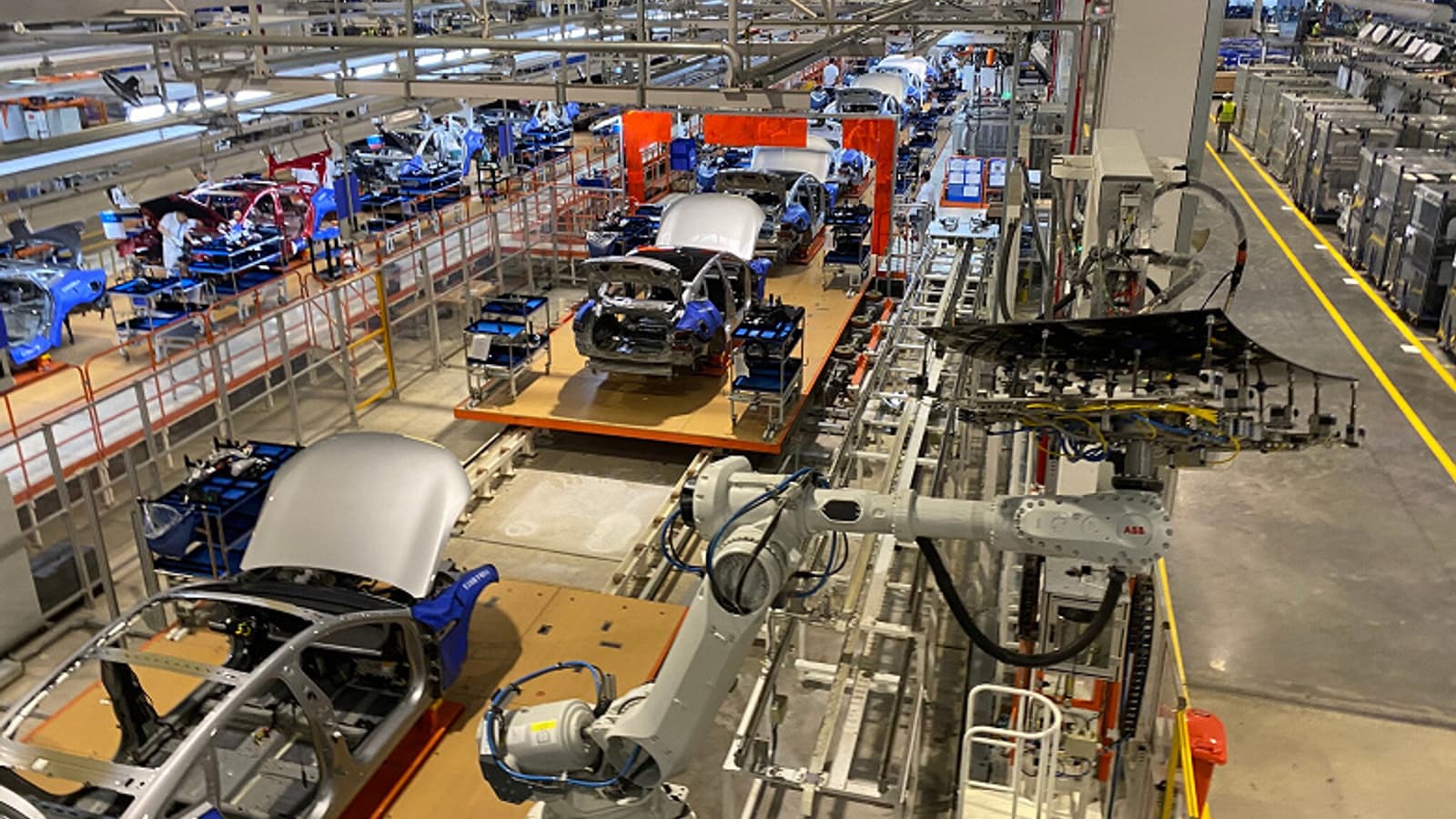 Китай готовится выпускать больше электромобилей, чем Европа и США, вместе взятые