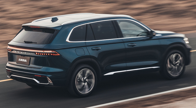 Большой кроссовер с двигателями Volvo, тремя дисплеями и автоматической системой парковки оказался дешевле Honda CR-V, Toyota RAV4 и Volkswagen Tiguan