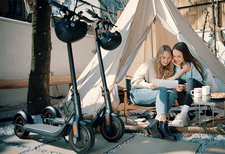 Представлен электросамокат Segway-Ninebot с запасом хода 40 км, скоростью до 30 км/ч и круиз-контролем