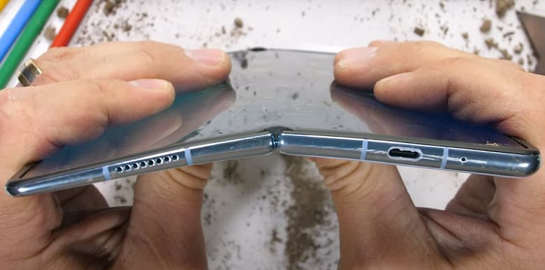 Гибкий флагман Huawei оказался прочнее современных моноблоков