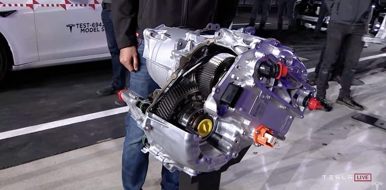 Илон Маск прорекламировал электродвгатель нового суперкара Tesla Roadster