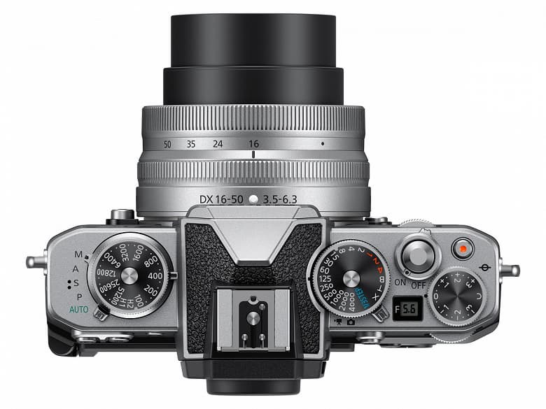 Представлена беззеркальная камера Nikon Z fc