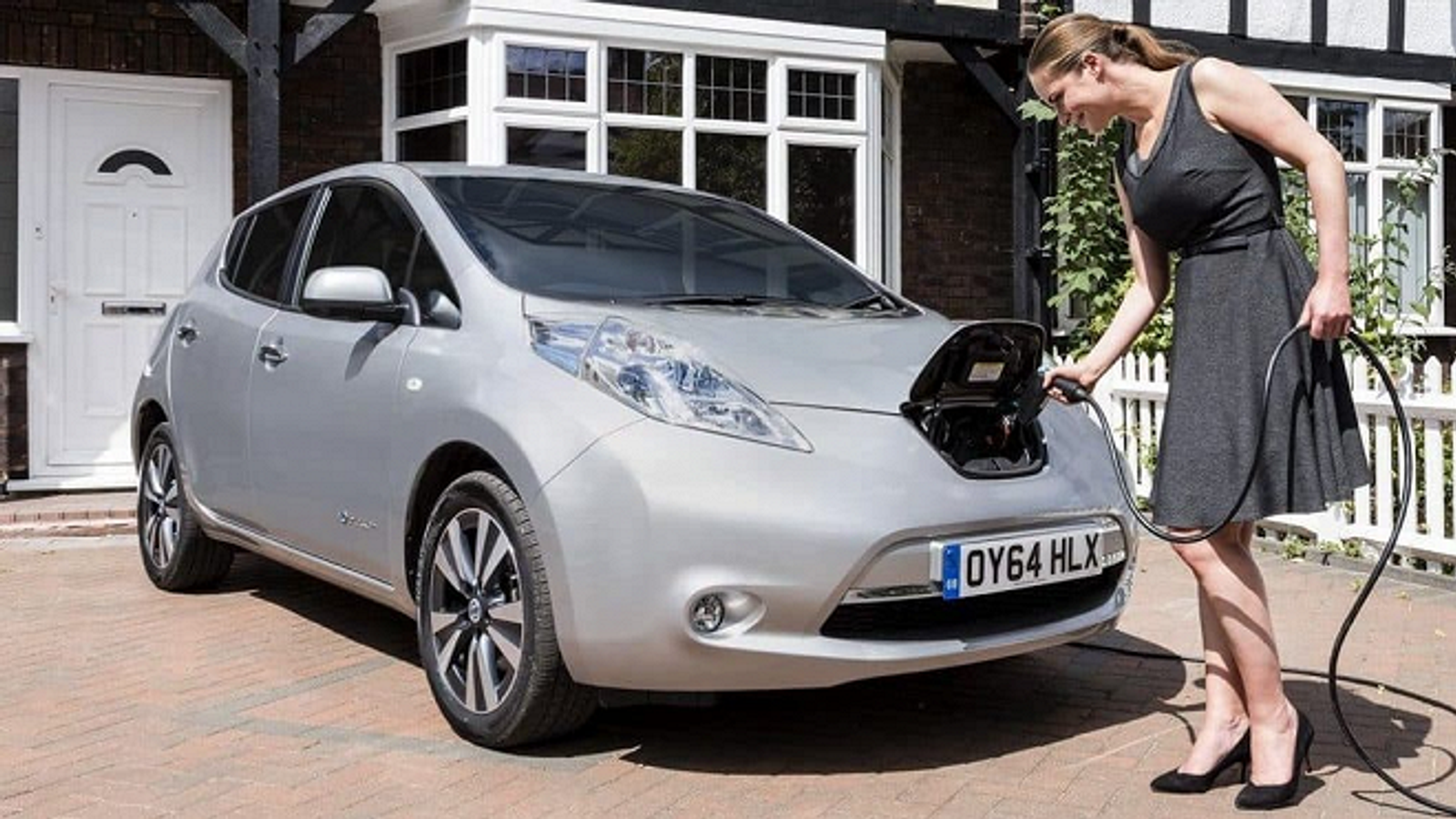 Каждый девятый новый автомобиль в Европе — это электромобиль или гибрид