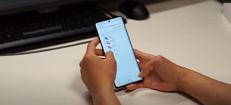 Первая распаковка последнего смартфона LG