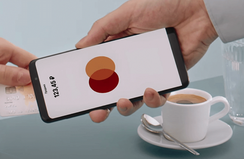 Курьеры Яндекса смогут принимать оплату на телефон Курьеры Яндекса смогут принимать оплату на телефон