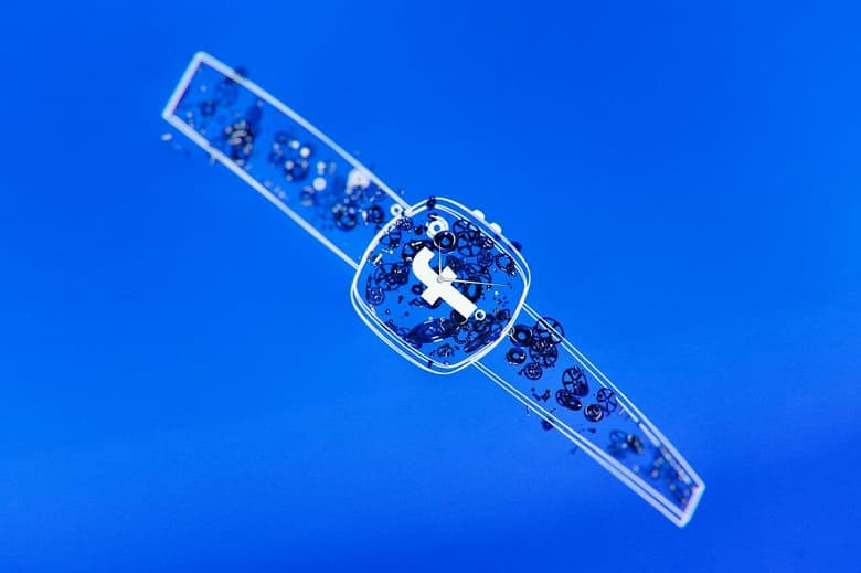 В следующем году Facebook выпустит необычные умные часы, в разработку которых вложен миллиард долларов. Они получат две камеры В следующем году Facebook выпустит необычные умные часы, в разработку которых вложен миллиард долларов. Они получат две камеры