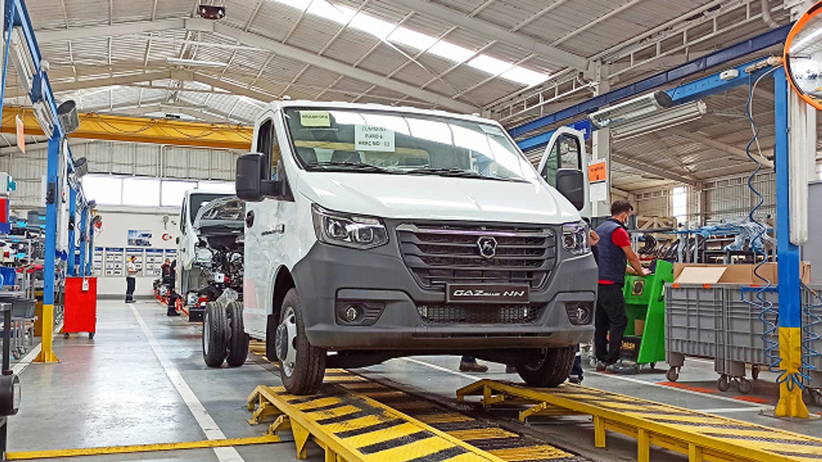 В Турции стартовало производство совершенно новой ГАЗели NN, хотя в России ее пока еще даже не представили официально