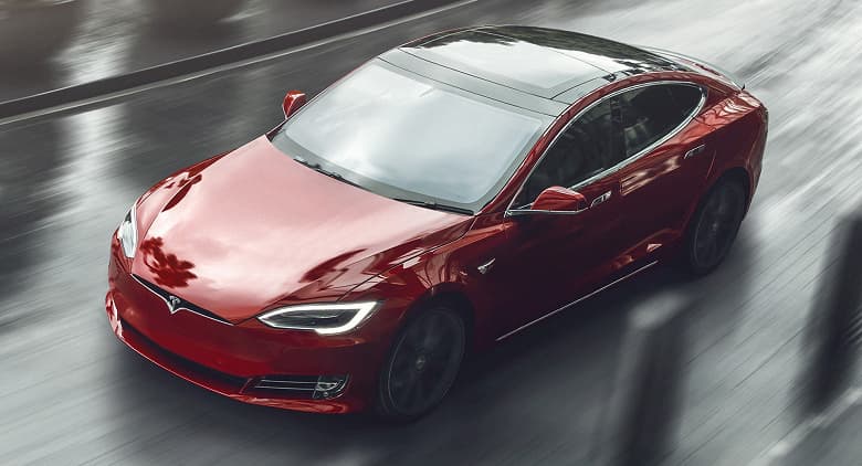 В день выхода самый быстрый серийный автомобиль в истории Tesla Model S Plaid подорожал на 10 000 долларов