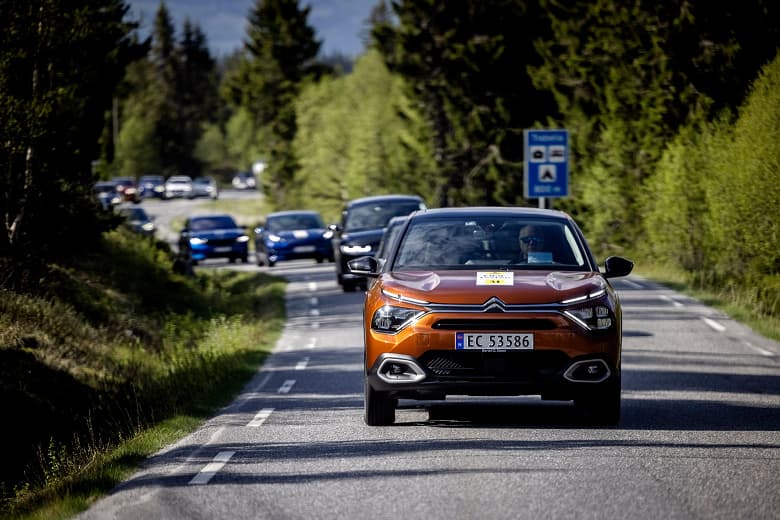 Современные электромобили зачастую имеют больший запас хода, чем заявляют производители. Опубликован большой тест 19 машин