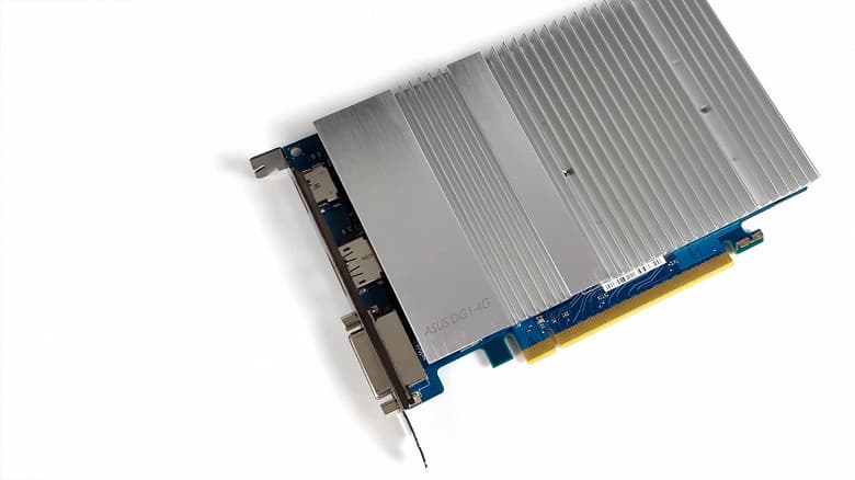 Очередной первый блин Intel вышел комом? Дискретная видеокарта Iris Xe в играх не может одолеть даже iGPU в Ryzen 7 5700G