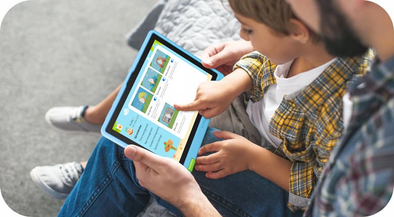 Huawei представила планшет для детей, его можно жевать и бросать