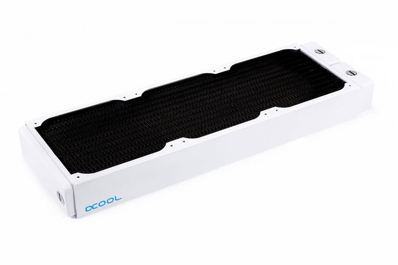 Alphacool выпускает серию белых радиаторов NexXxoS ST30 и XT45