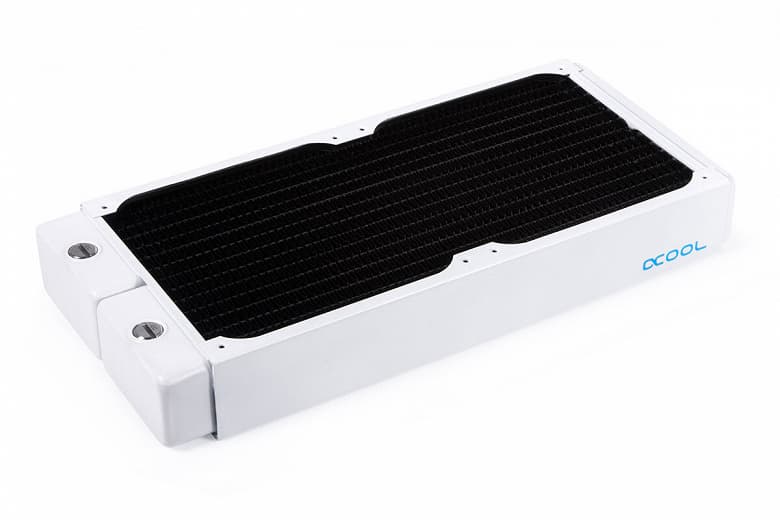 Alphacool выпускает серию белых радиаторов NexXxoS ST30 и XT45