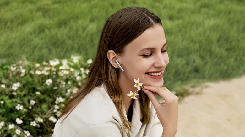 Активное шумоподавление, 22 часа автономной работы, беспроводная зарядка. Популярные Huawei FreeBuds 4 прибыли в Россию Активное шумоподавление, 22 часа автономной работы, беспроводная зарядка. Популярные Huawei FreeBuds 4 прибыли в Россию