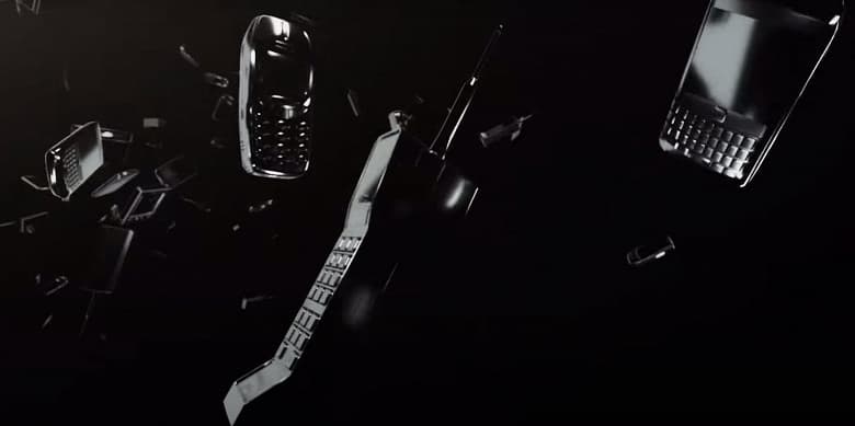 Samsung показала легендарные кнопочные телефоны в эпичном ролике Galaxy Unpacked 2021