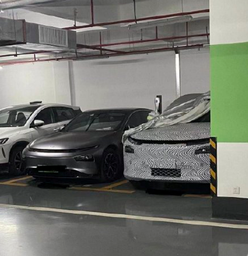 «Китайская Tesla» готовит свой четвертый электромобиль. Это флагманский внедорожник размером с BMW X5 и передовой системой автономного вождения с двумя лидарами