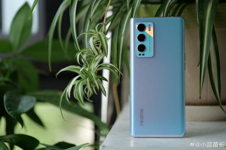 Экран AMOLED, Snapdragon 778G, 64 Мп, 4300 мА·ч и 65 Вт за 370 долларов. Представлен Realme GT Master Edition, который выступает конкурентом Honor 50