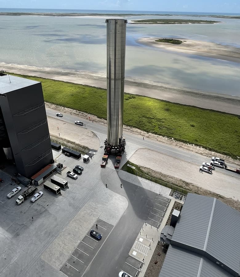 Илон Маск показал гигантскую ракету Super Heavy. Прототип Booster 3 готов для проведения испытаний Илон Маск показал гигантскую ракету Super Heavy. Прототип Booster 3 готов для проведения испытаний