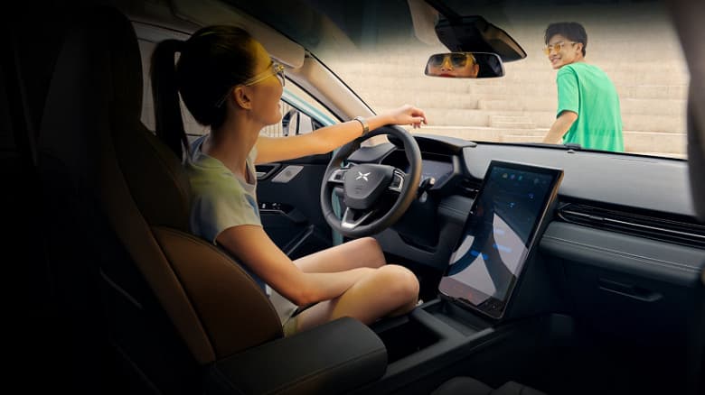 «Китайская Tesla» представила среднеразмерный электрический кроссовер с запасом хода 520 км, экраном диагональю 15,6 дюйма и Snapdragon 820A по цене от 23 000 долларов