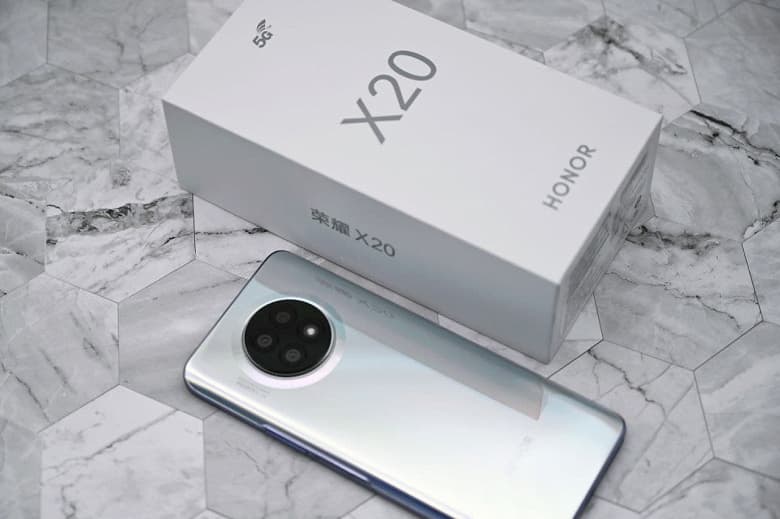 120 Гц, 64 Мп, 66 Вт, 4300 мА·ч и дизайн Huawei Mate 30 за 260 долларов. Honor X20 5G показали на живых фото