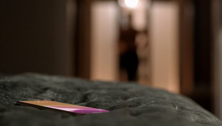 iPhone 13 без чёлки показали вживую в сериале «Тед Лассо»