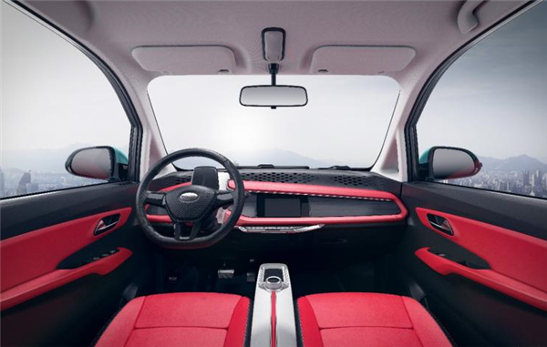 Запас хода до 180 км и цена от 4500 долларов. В Китае появился еще один народный электромобиль