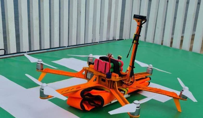 Дрон спас человека на пляже Анапы Дрон спас человека на пляже Анапы