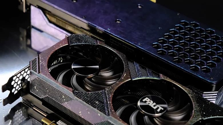 Производитель окрасил кожух видеокарты Palit GeForce RTX 3070 Ti GamingPro краской-хамелеоном