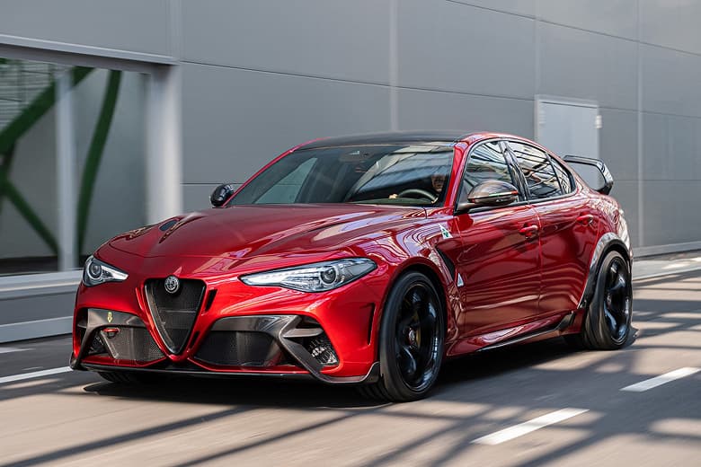Почти все новые Alfa Romeo через несколько лет станут полностью электрическими. Та же судьба ждёт Lancia и DS