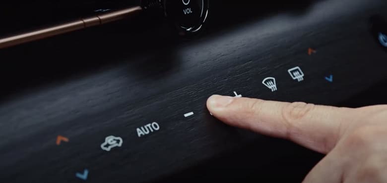 Запас хода более 500 км и, впервые, удобное сенсорное управлением климат-контролем. Подробности об электромобиле Nissan Ariya