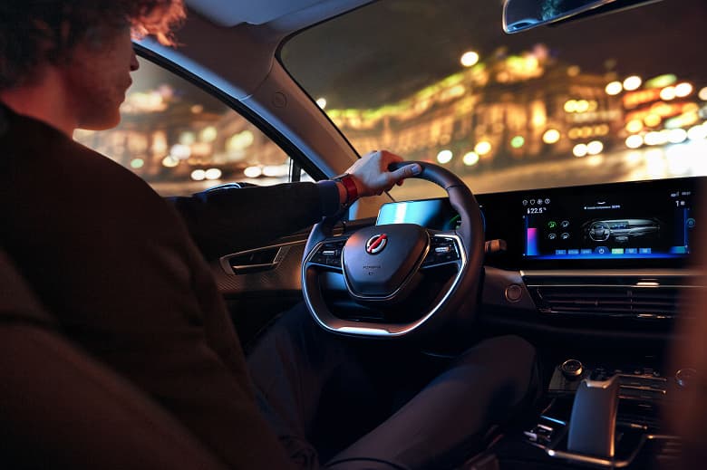 Renault представила электрический Mobilize Limo, который будет предлагаться по подписке