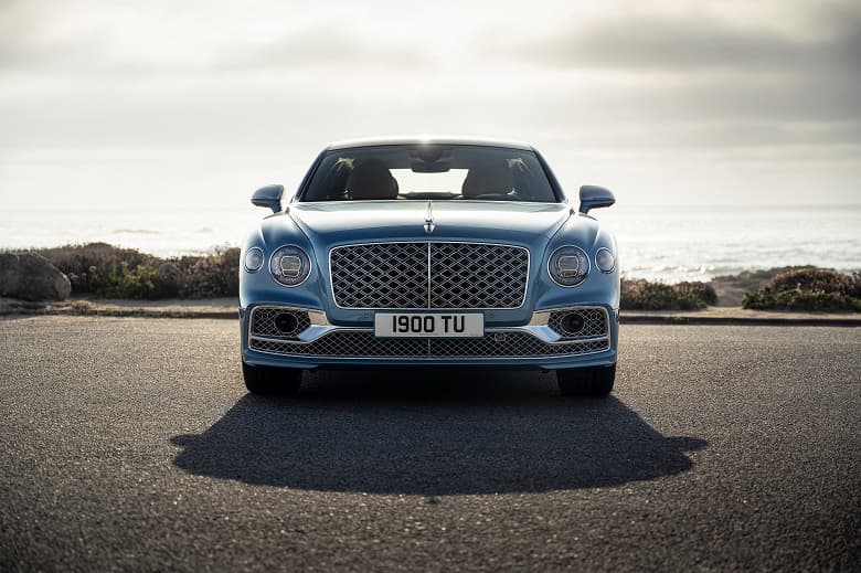 Представлен первый электрифицированный автомобиль Bentley Mulliner