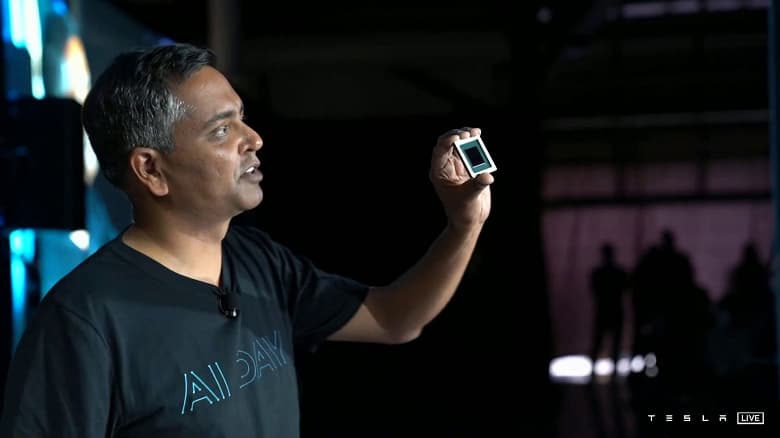 50 млрд транзисторов, 400 Вт мощности и возможность объединения в плитки по 25 единиц. Tesla представила специализированный процессор D1