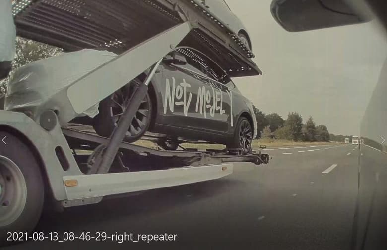 Удивительное рядом: Tesla привезла в Европу кроссоверы Not Model Y