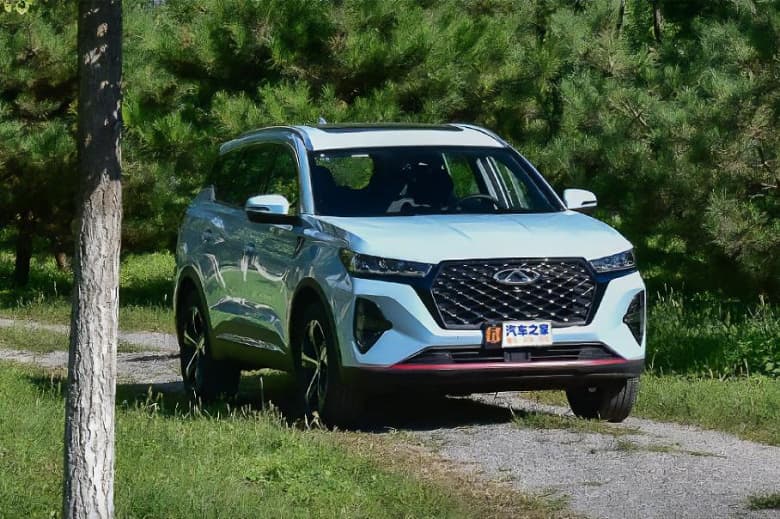 Распознавание лиц, голосовое управление, полуавтопилот и гибрид в кроссовере дешевле $20 000: Chery Tiggo 7 Plus уже доступен для предзаказа в Китае