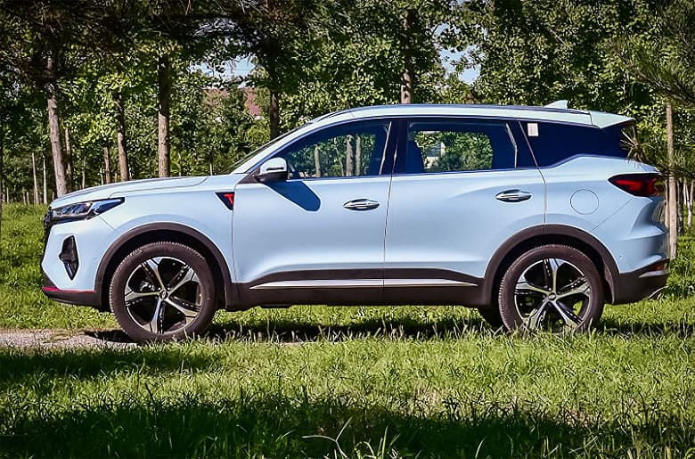 Распознавание лиц, голосовое управление, полуавтопилот и гибрид в кроссовере дешевле  000: Chery Tiggo 7 Plus уже доступен для предзаказа в Китае