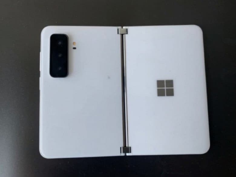Нужен ли Microsoft Surface Duo 2 при наличии Samsung Galaxy Z Fold3? Появились подробности о складном смартфоне Microsoft