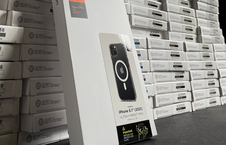 Новый дизайн iPhone 13 с диагональным расположением модулей камеры подтверждён именитым производителем чехлов Spigen