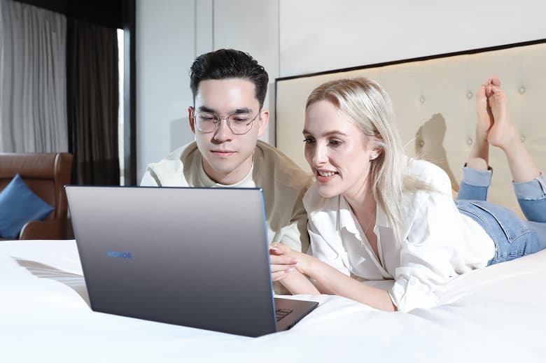 Стартовали продажи новых Honor MagicBook в России — подарки, APU AMD Ryzen 5000 и поддержка Windows 11