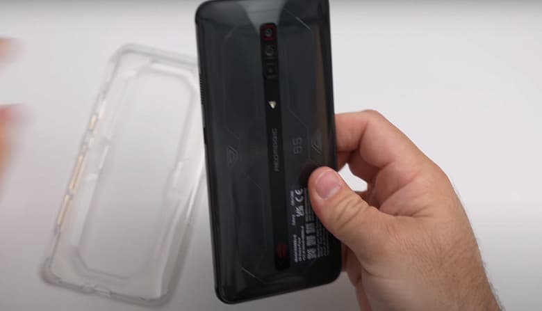 Snapdragon 888 Plus, экран OLED, 720 Гц, 64 Мп, 120 Вт и активное охлаждения. В YouTube опубликовали первый обзор Nubia Red Magic 6s Pro