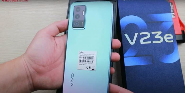 50-мегапиксельная фронтальная камера, основная 64-мегапиксельная основная, 5G, 4030 мА·ч, 44 Вт. Живые фото и характеристики смартфона Vivo V23e