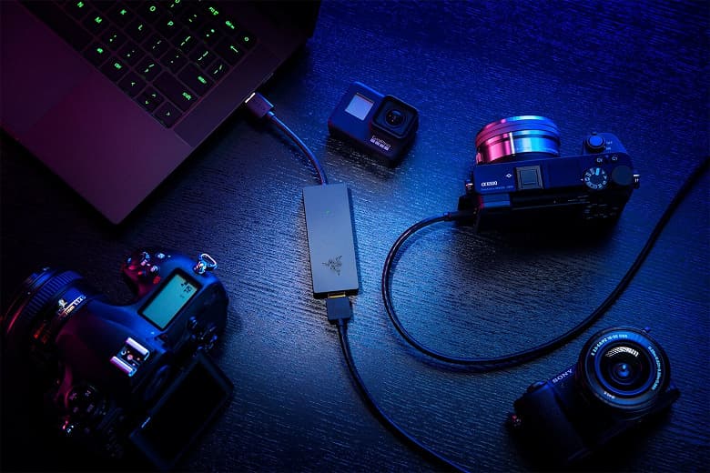 Устройство Razer Ripsaw X предназначено для захвата видео с использованием порта USB