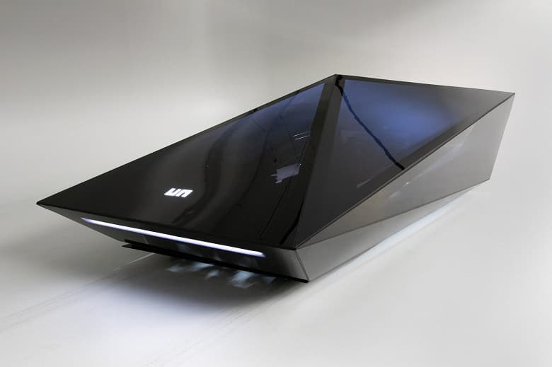 Уникальный «низкополигональный» электромобиль United Nude Lo-Res Concept EV выставлен на продажу