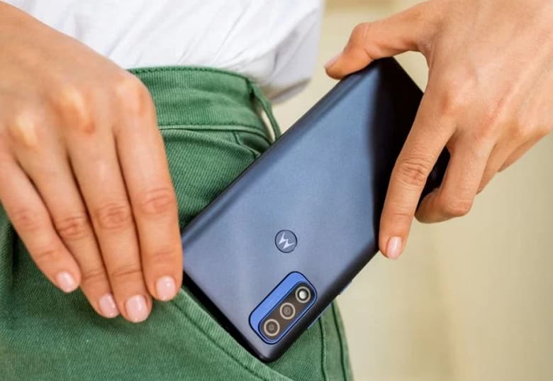 Два дня автономной работы, IP52 и сдвоенная камера за 160 долларов. Представлен Moto G Pure с аккумулятором емкостью 4000 мА·ч