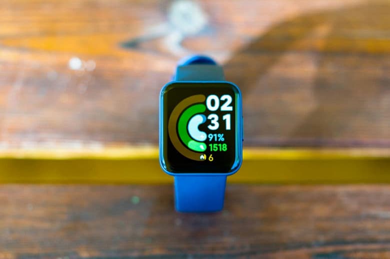 Магнитная зарядка, 117 режимов тренировок, GPS, NFC и 12 дней автономности за всего лишь 55 долларов. Умные часы Redmi Watch 2 позируют на живых фото сразу после анонса