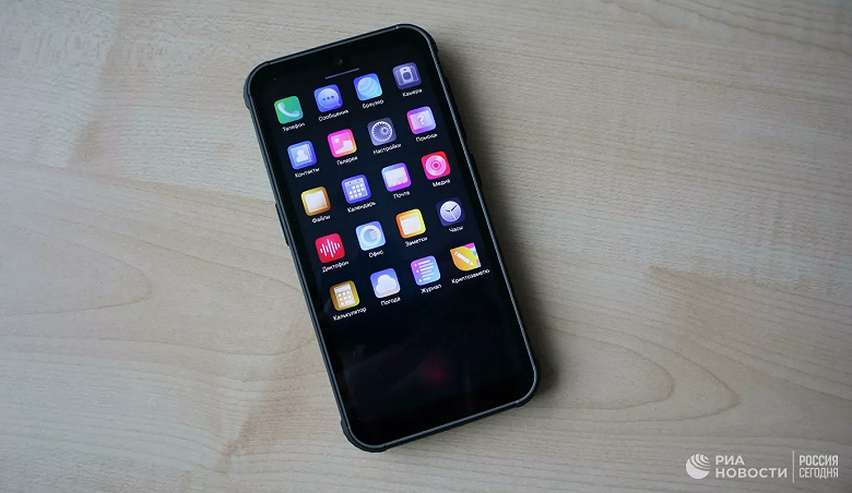 «Зачем там кнопки». Первые отзывы пользователей на «Аврору», отечественную ОС для смартфонов