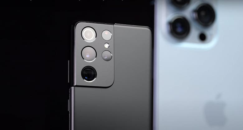 Битва титанов: iPhone 13 Pro Max и Samsung Galaxy S21 Ultra сравнили в реальных условиях Битва титанов: iPhone 13 Pro Max и Samsung Galaxy S21 Ultra сравнили в реальных условиях