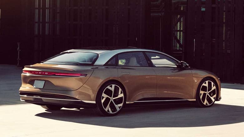 840 км без подзарядки. Конкурирующий с Tesla электромобиль Lucid Air выходит уже в этом месяце