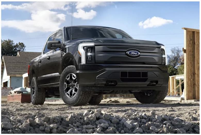 Ford пытается бороться со спекулянтами, запрещая перепродажу пикапов F-150 Lightning